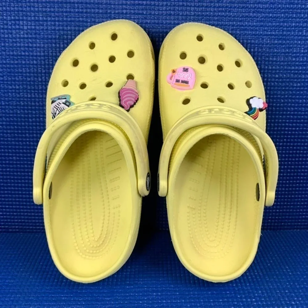 CROCS CROCBAND CLASSIC Women`s Size 6 Yellow Comfort Clog Shoes 10001
